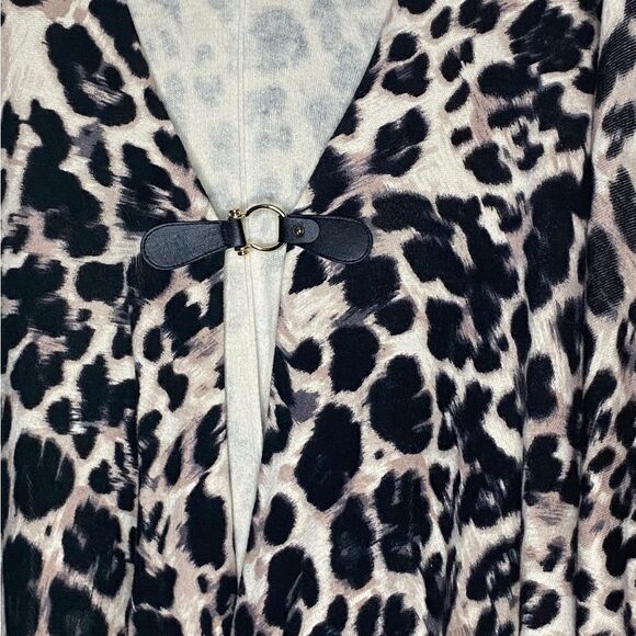 Dana Buchman Wm’s Sz Sm Med Leopard Toggle Edgy Draped Sweater Poncho - Picture 3 of 6